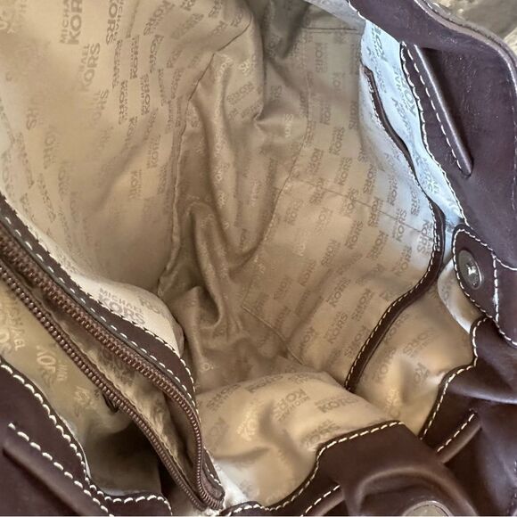 Michael Kors Brown Leather shoulder or Crossbody Bag with Silver Hardware - Picture 13 of 17